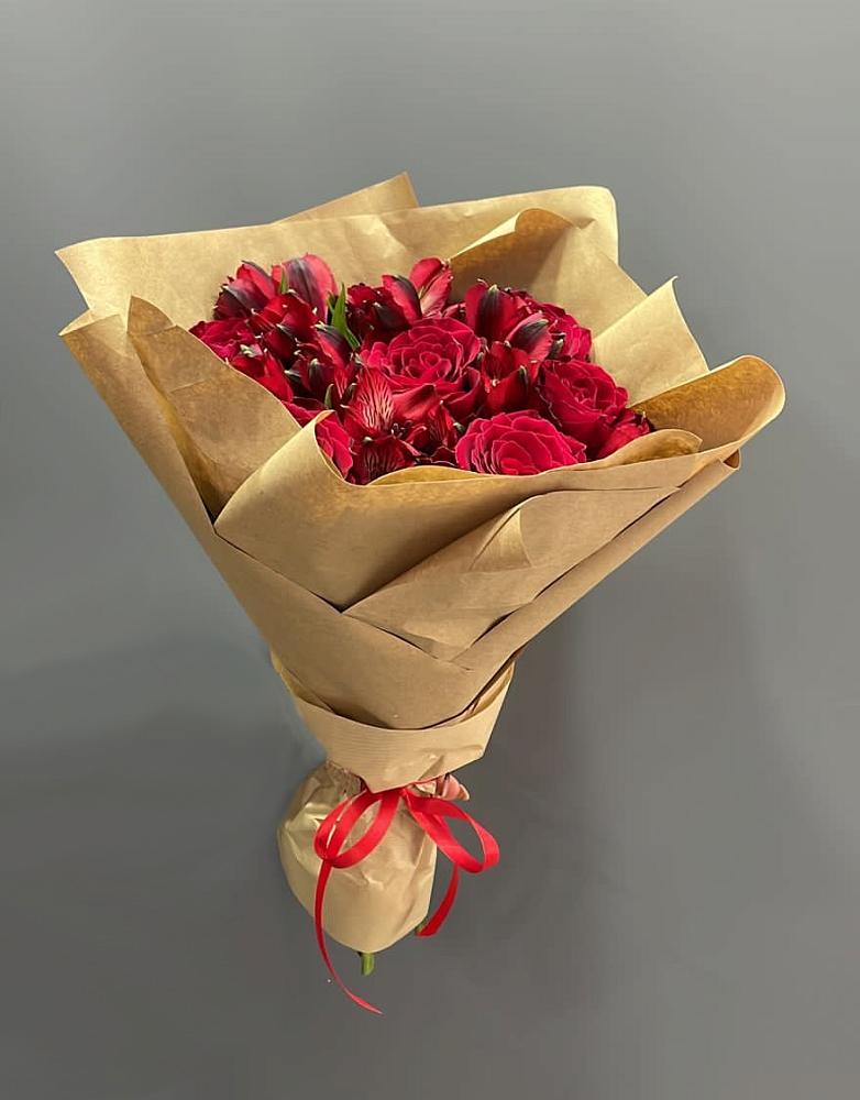 Букет цветов из: Альстромерии и Розы в Чесноковка