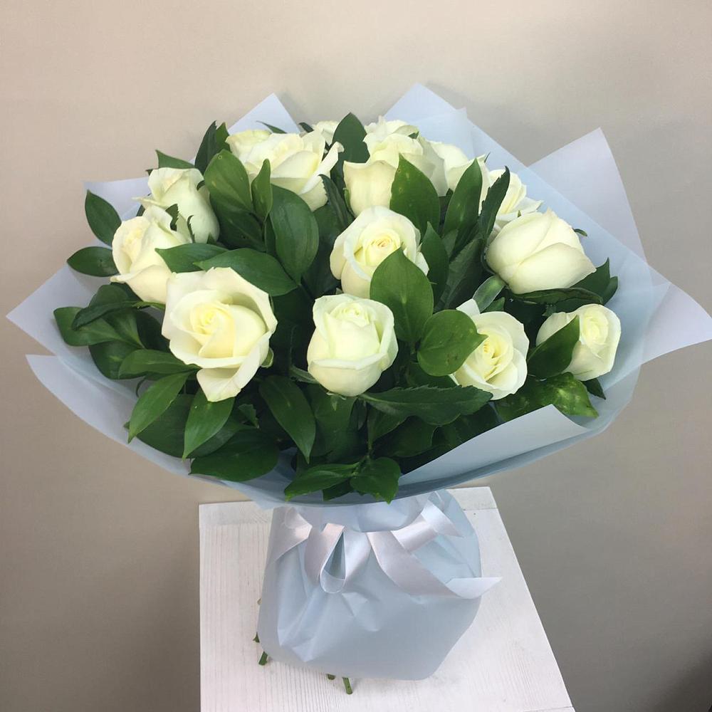 Букет 15 Белых роз Проуд в Чесноковка