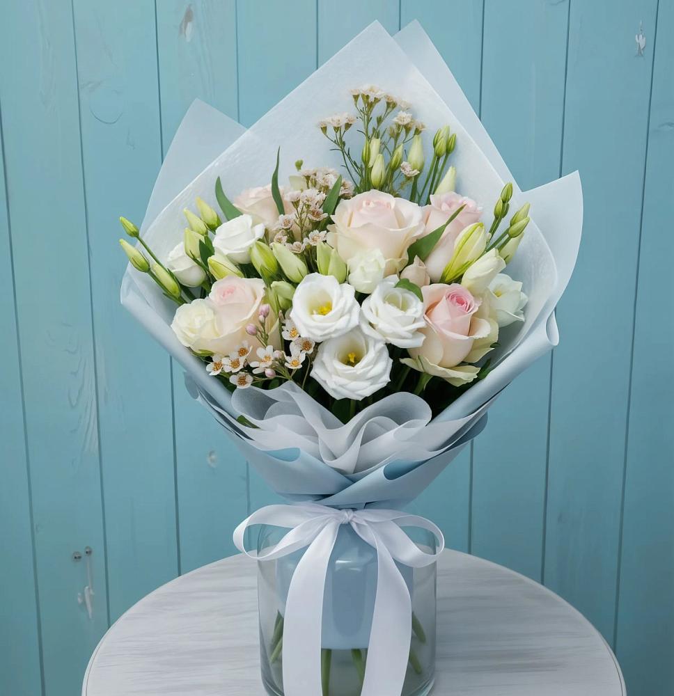 Букет цветов из: Розы и Лизиантусы в Чесноковка