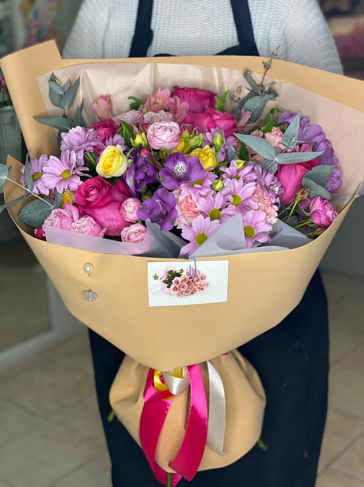 Букет цветов из: Хризантемы, Гвоздики и Альстромерии в Чесноковка