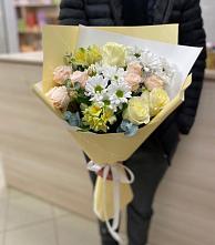 Букет цветов из:  Альстромерии, Розы и Хризантемы в Чесноковка