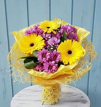 Букет цветов из:  Хризантемы и Герберы в Чесноковка