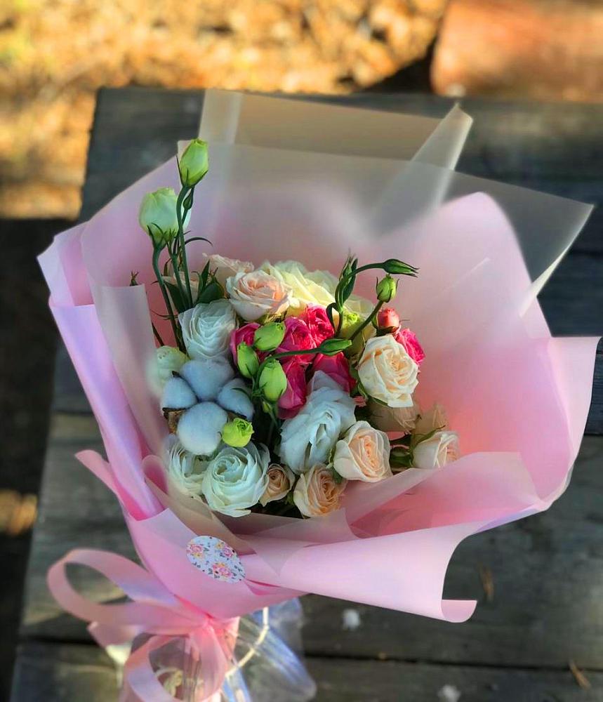 Букет цветов из: Розы и Лизиантусы в Чесноковка