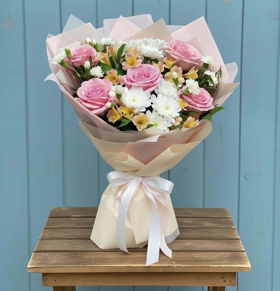 Букет цветов из: Гвоздики, Орхидеи и Розы в Чесноковка