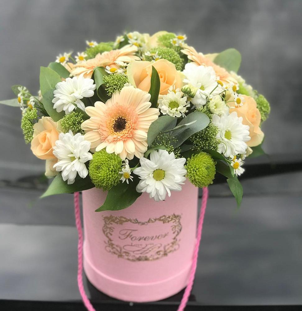 Цветочная композиция из Розы, Герберы и Хризантемы в шляпной коробке в Чесноковка