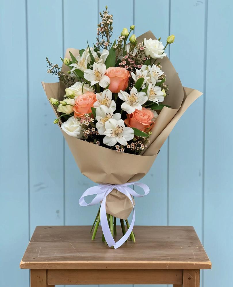 Букет цветов из: Альстромерии, Лизиантусы, Розы и Хризантемы в Чесноковка